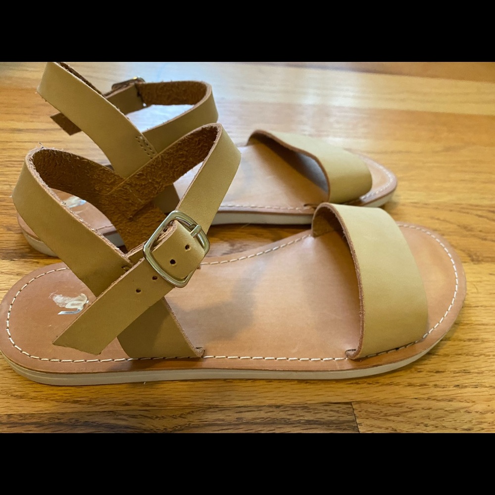 Tan sandals! - Picture 2 of 2